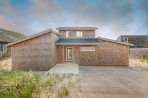 New beach house! Oceanfront, newly remodeled, stay in Pacifical - fantastic adult getaway